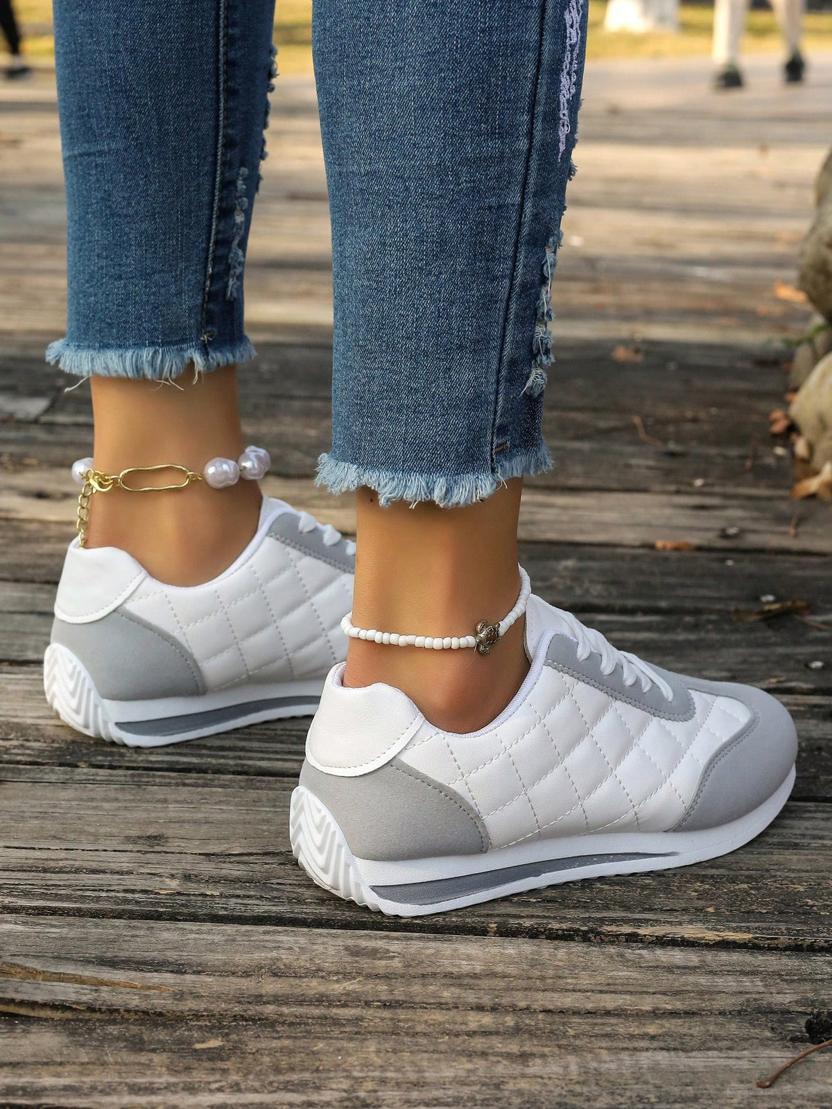 Women's Casual Lace-Up Sneakers