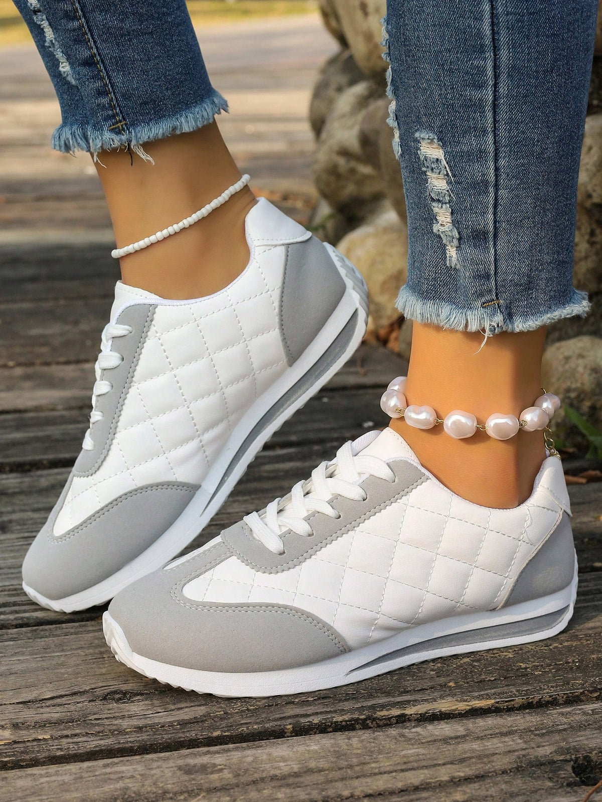 Women's Casual Lace-Up Sneakers