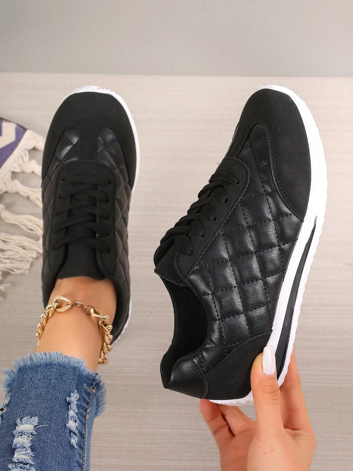 Women's Casual Lace-Up Sneakers