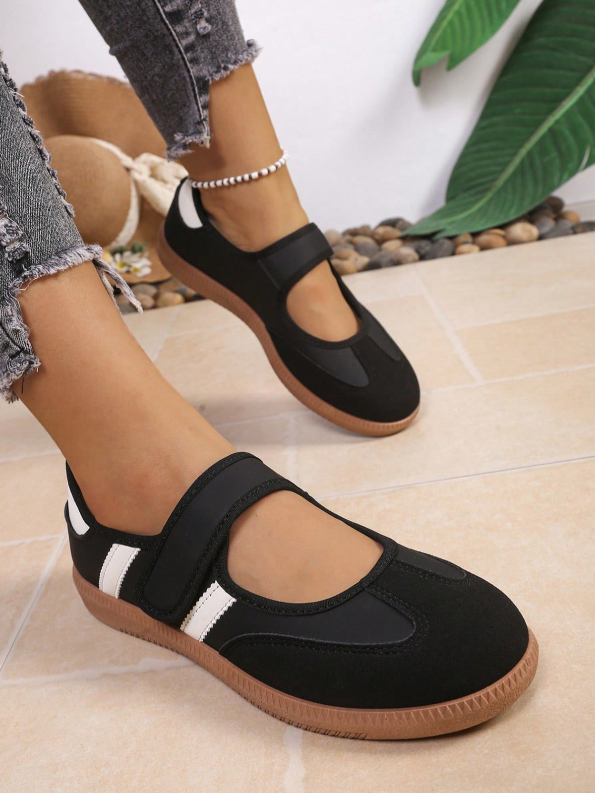 Women's Color-Block Hook & Loop Sneakers